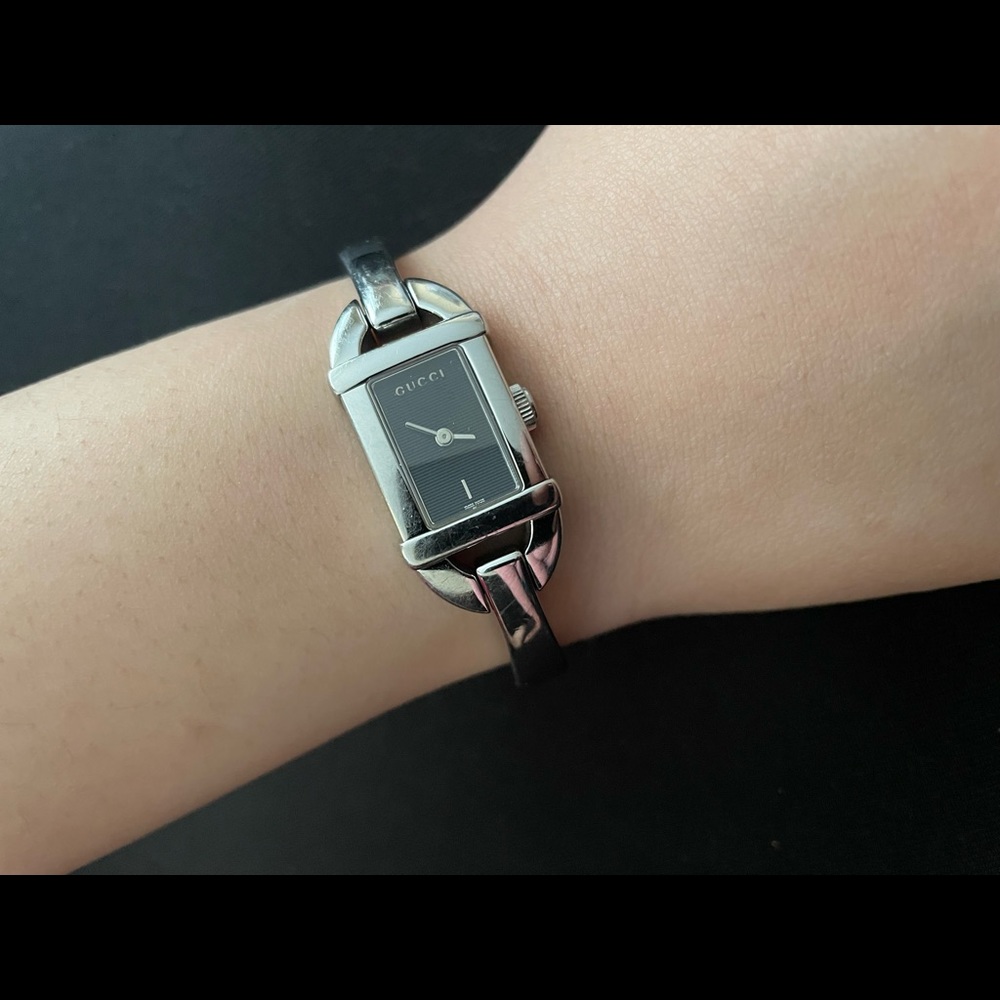 Authentic GUCCI 6800L silver watch🌸🌸🌸